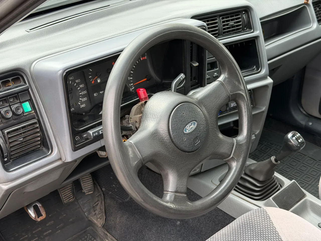 Ford Sierra - фото 38