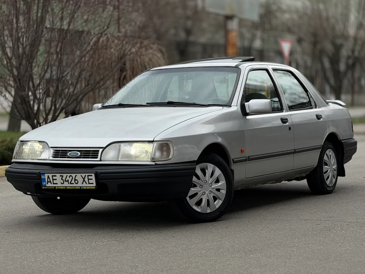 Ford Sierra - фото 1