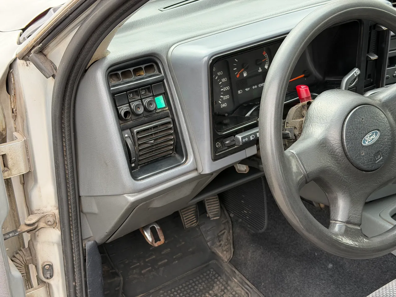 Ford Sierra - фото 39