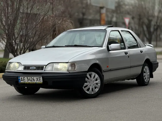 Ford Sierra - фото 1
