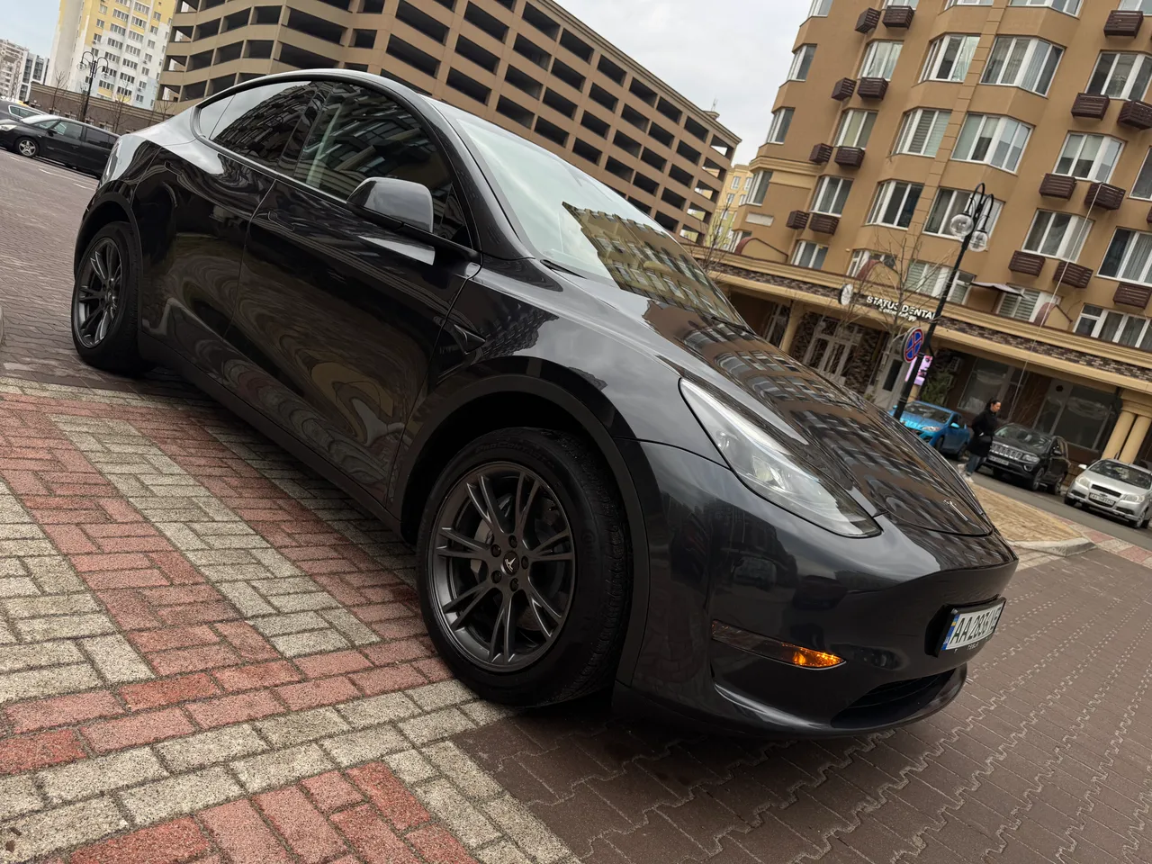 Tesla Model Y - фото 6