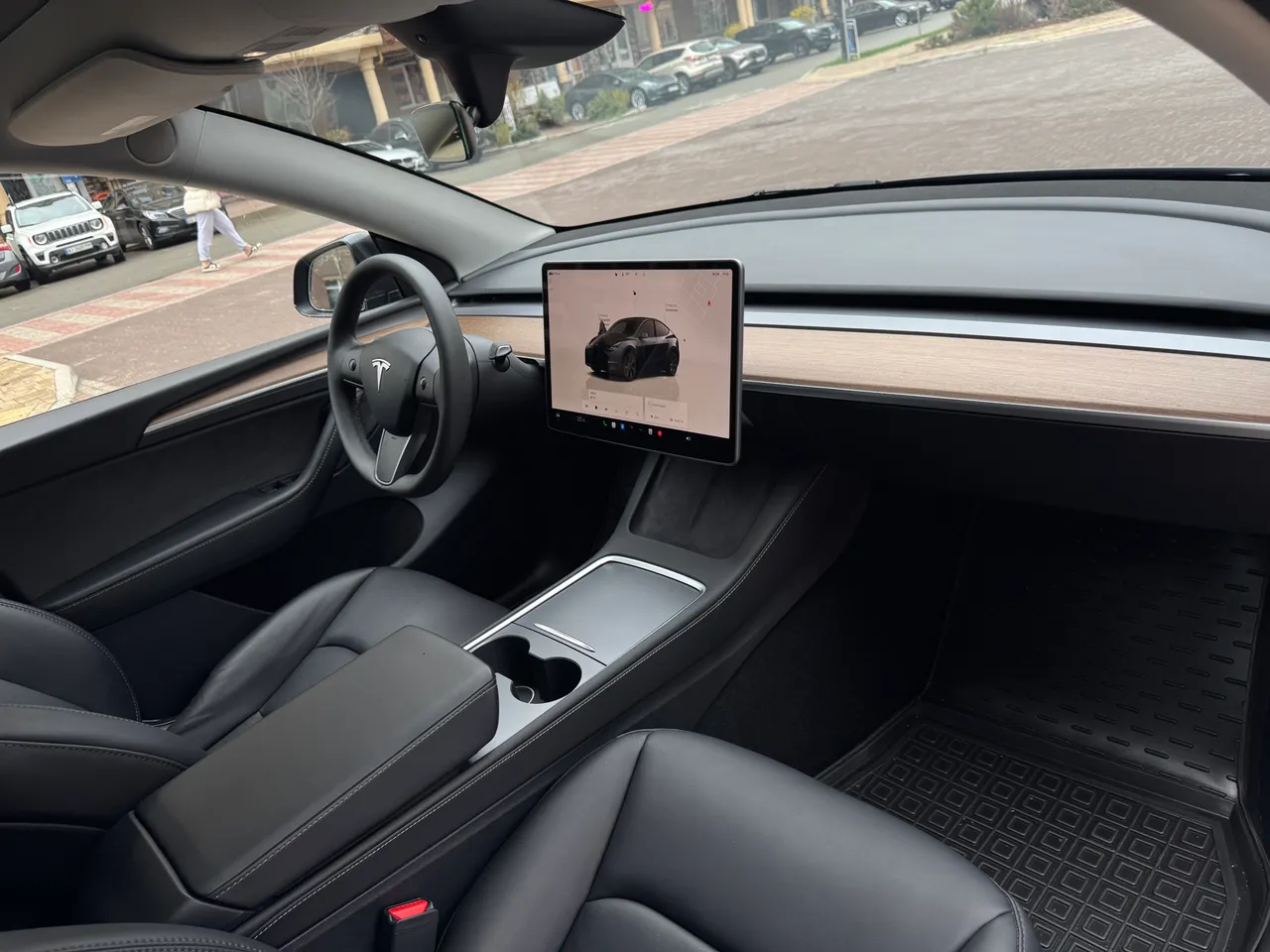 Tesla Model Y - фото 9
