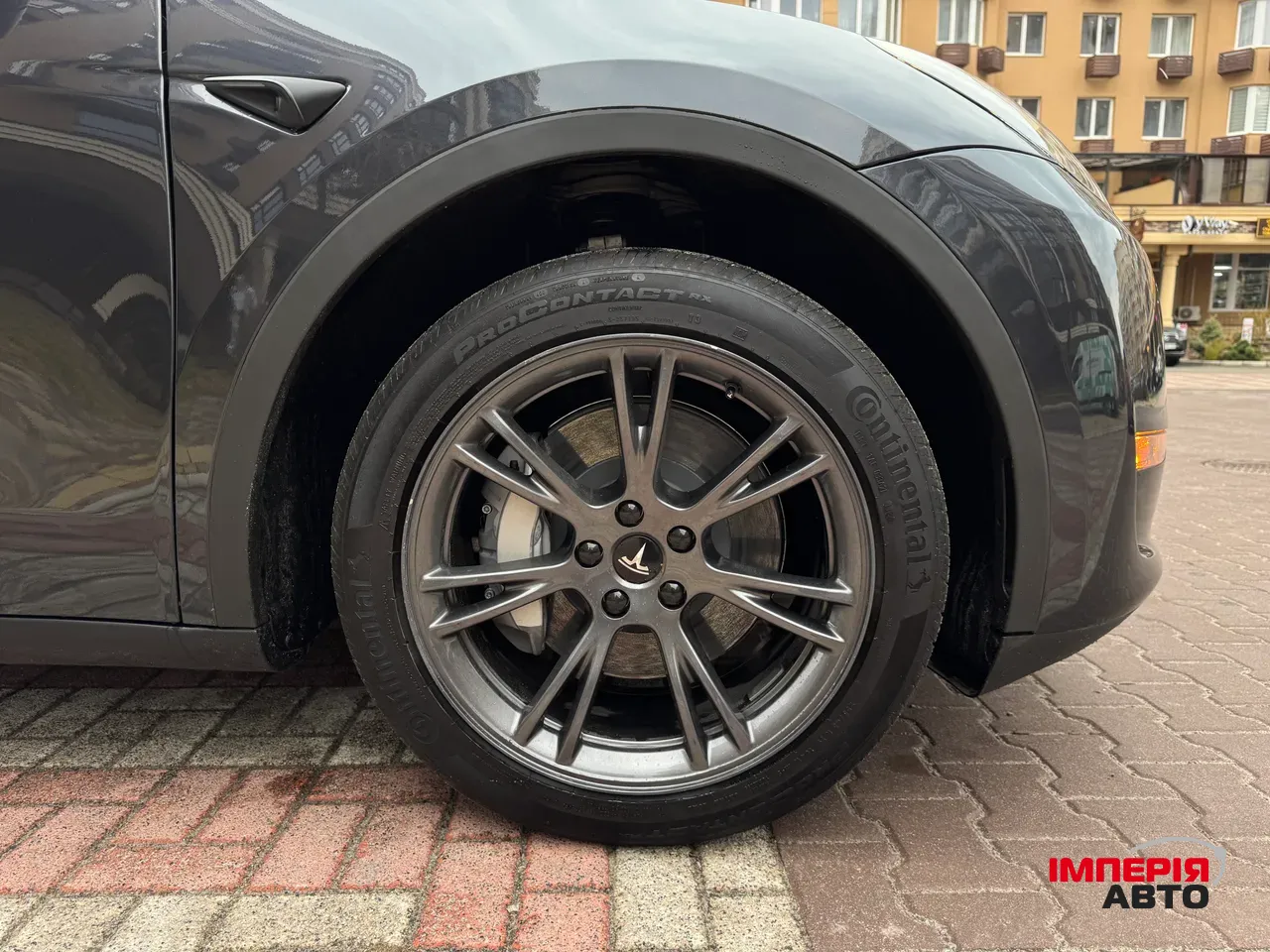 Tesla Model Y - фото 17