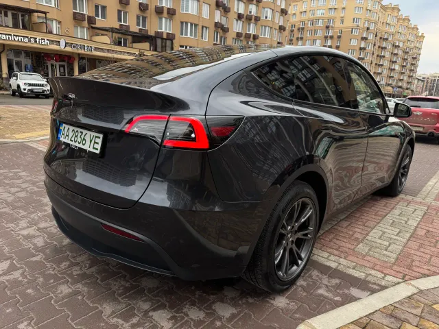 Tesla Model Y - фото 5
