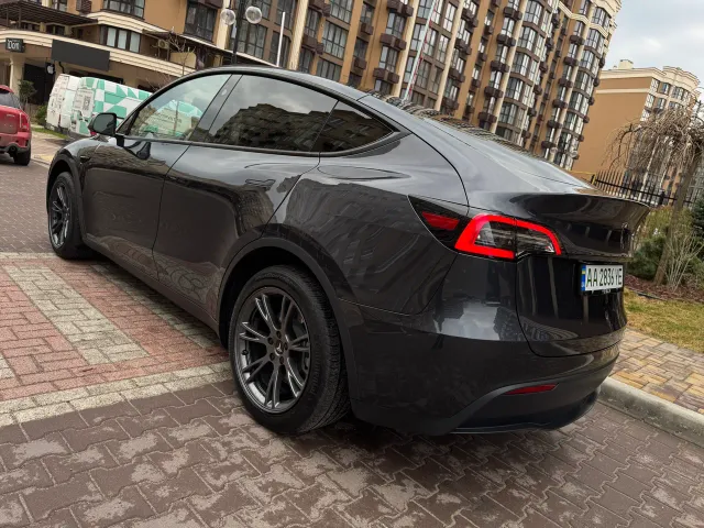 Tesla Model Y - фото 3