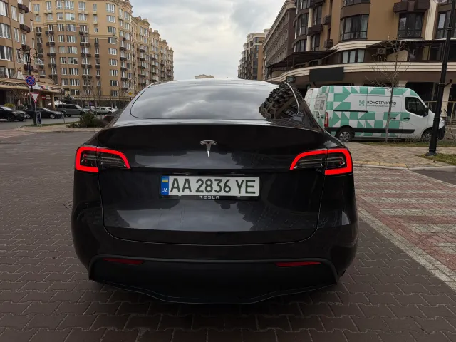 Tesla Model Y - фото 4