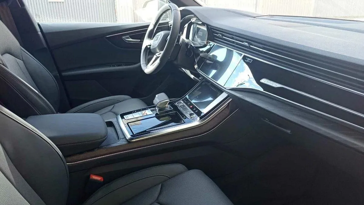 Audi Q8 - фото 8