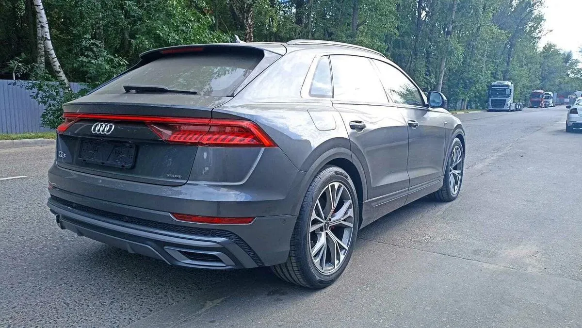 Audi Q8 - фото 4