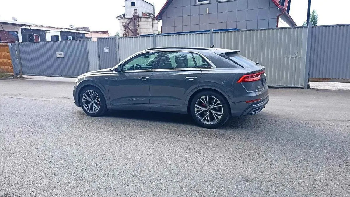 Audi Q8 - фото 2