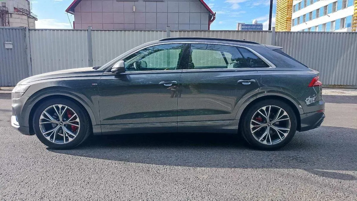 Audi Q8 - фото 3