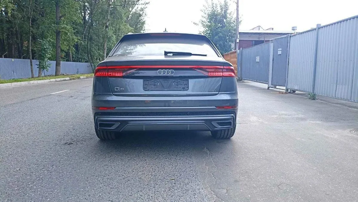 Audi Q8 - фото 7