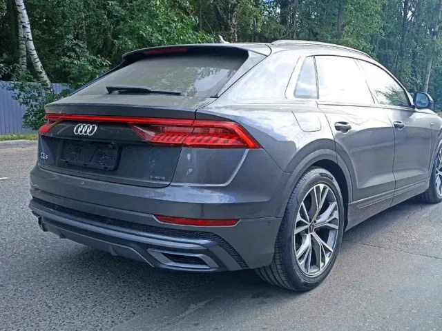 Audi Q8 - фото 4