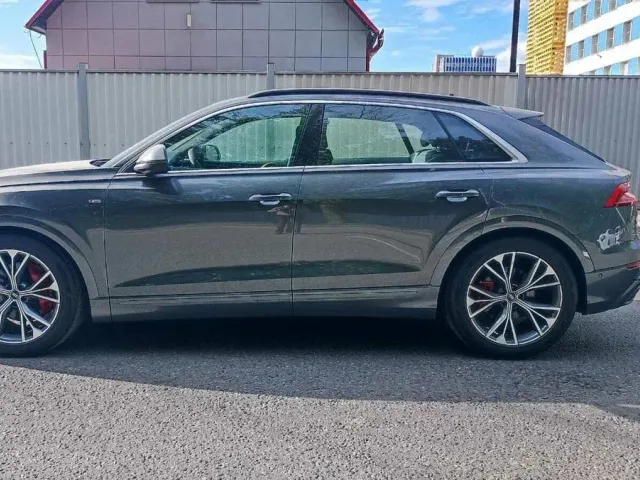 Audi Q8 - фото 3