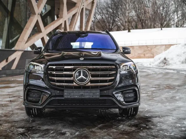 Mercedes-Benz GLS - фото 1
