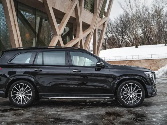 Mercedes-Benz GLS - фото 4