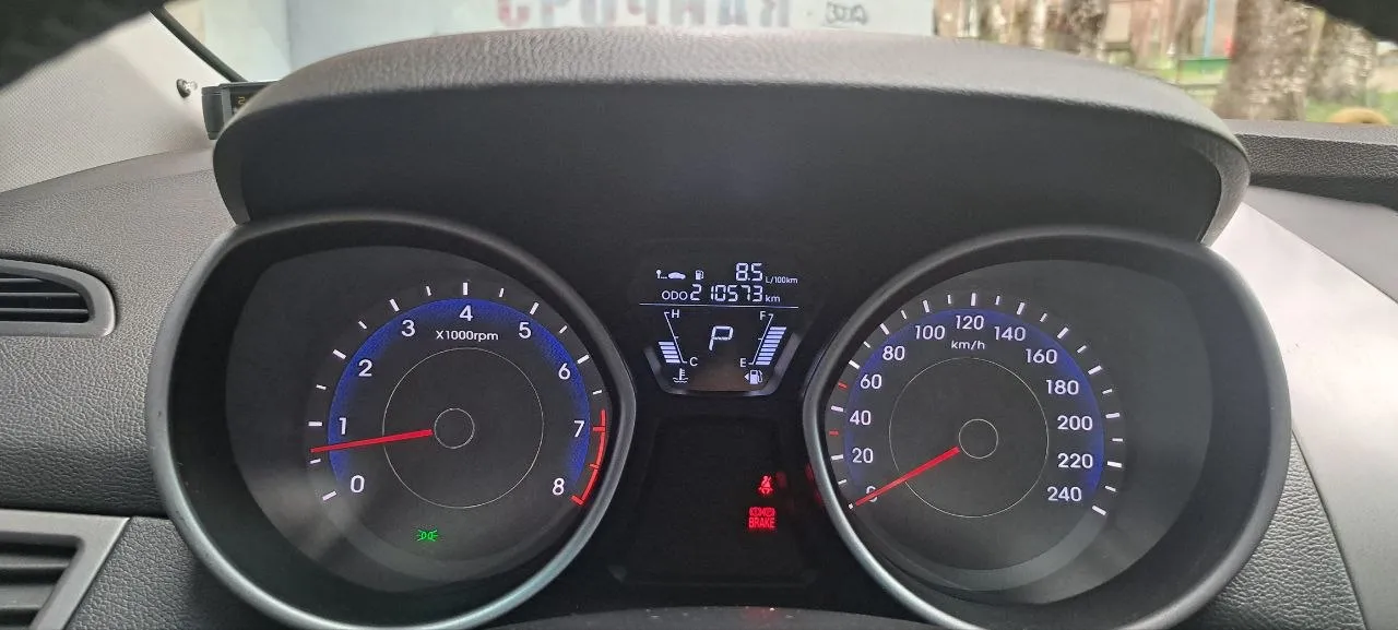 Hyundai Elantra - фото 9