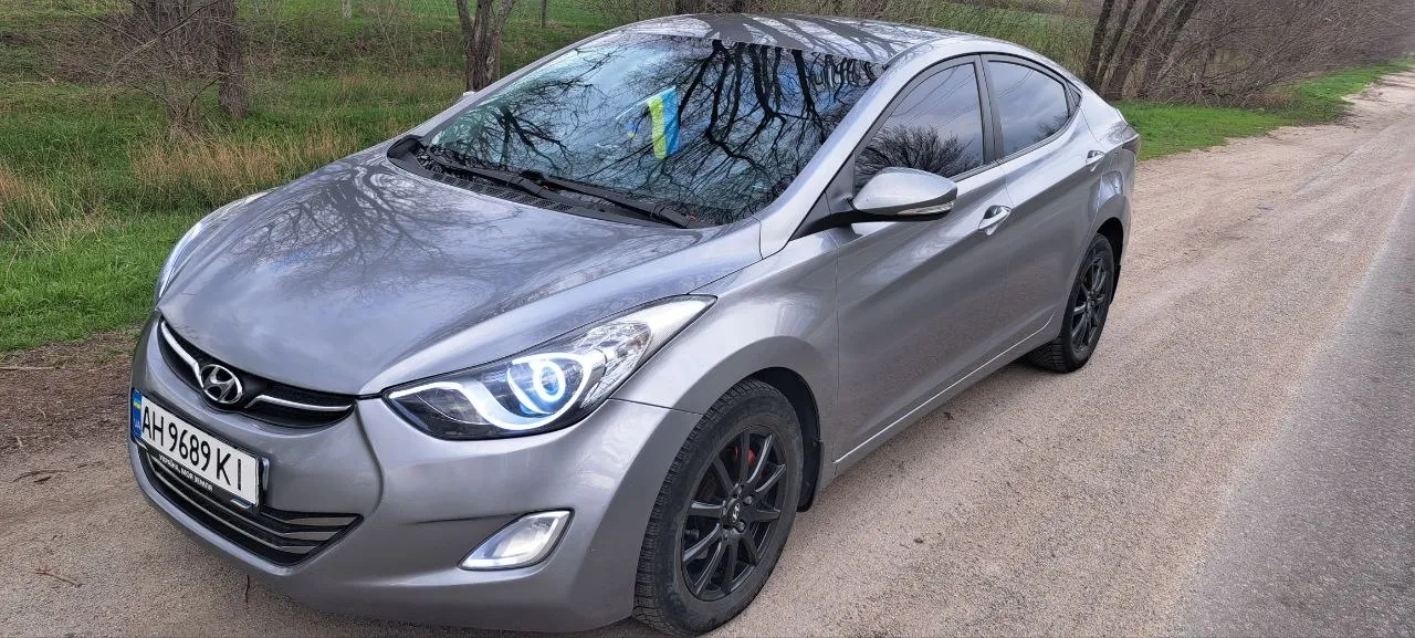 Hyundai Elantra - фото 7