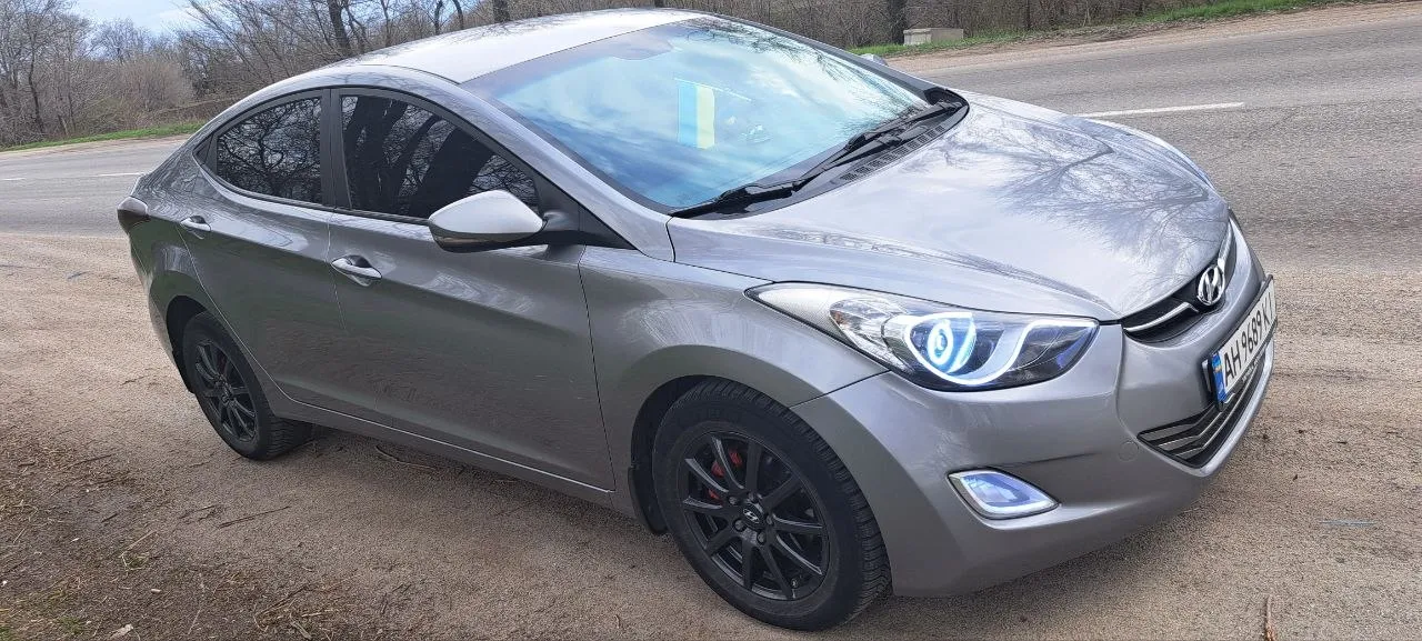 Hyundai Elantra - фото 2