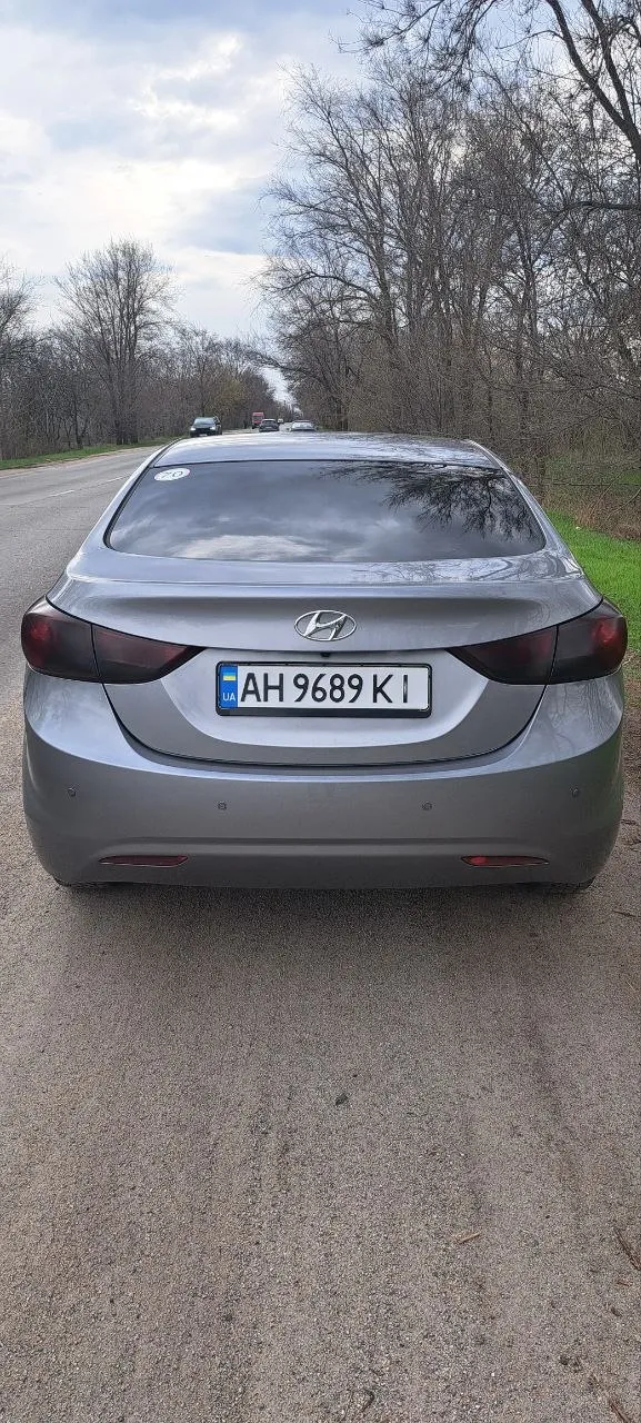 Hyundai Elantra - фото 8