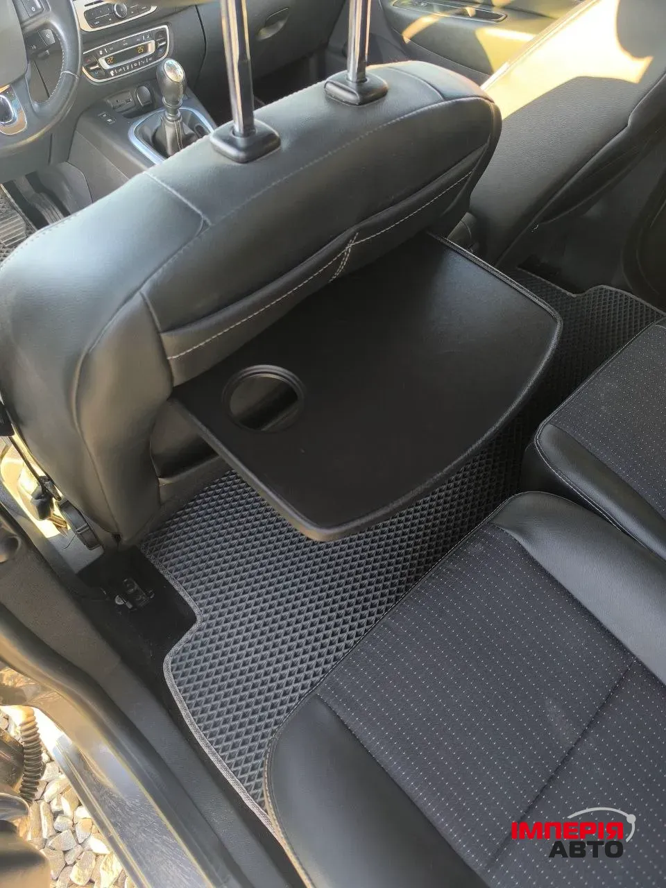 Renault Megane - фото 25