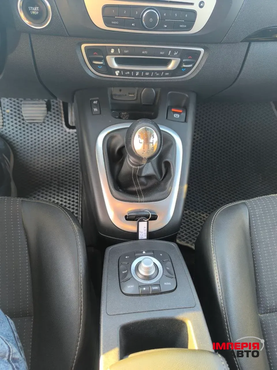 Renault Megane - фото 19