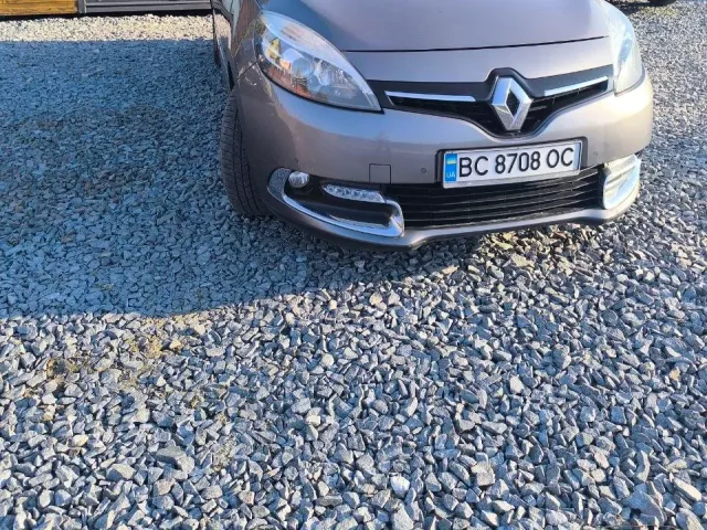 Renault Megane - фото 1