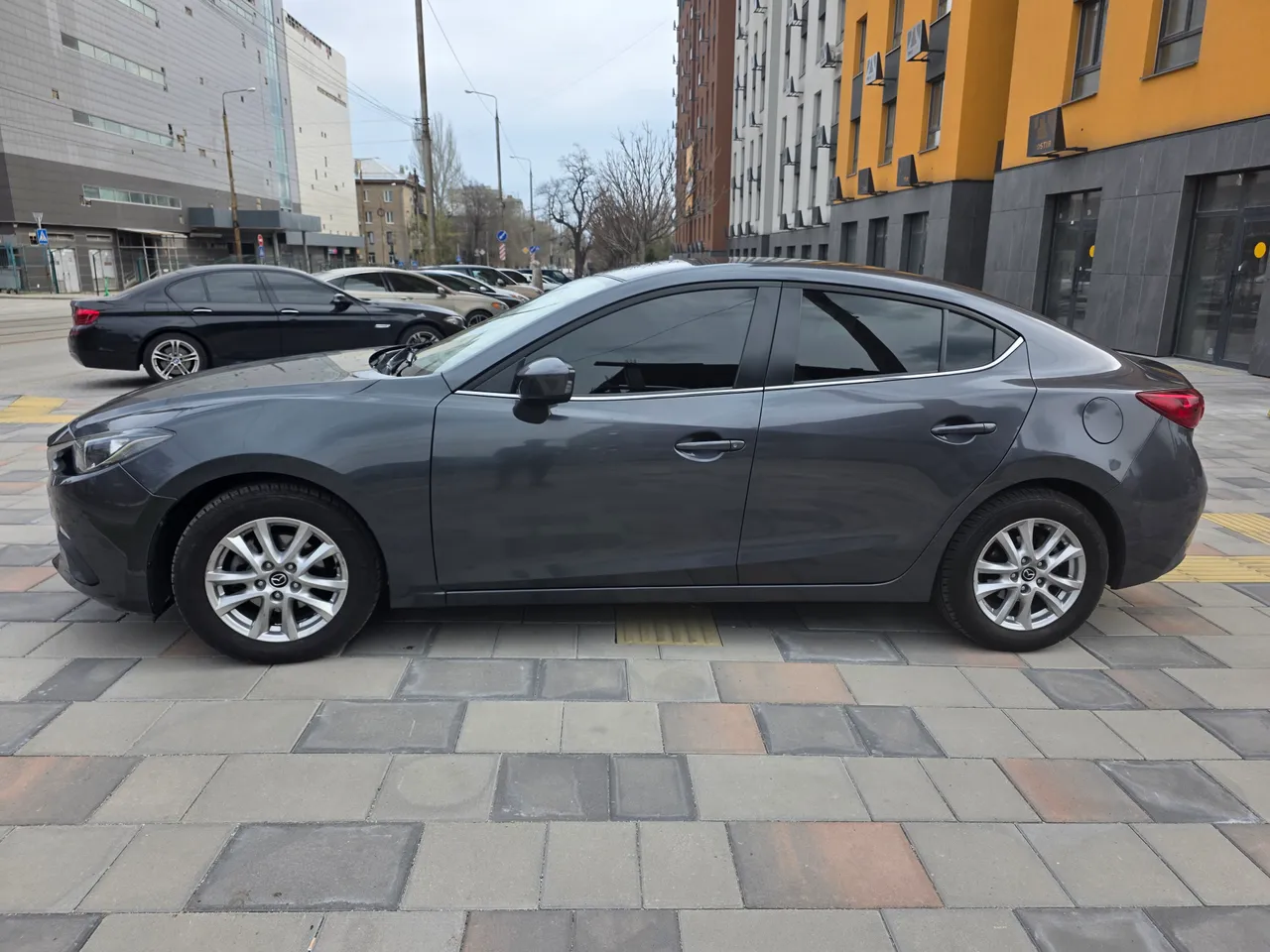 Mazda 3 - фото 16
