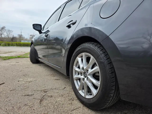 Mazda 3 - фото 5