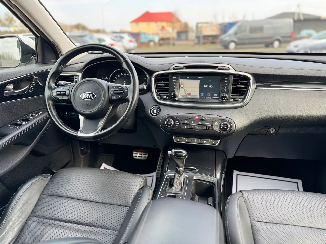 Kia Sorento - фото 32