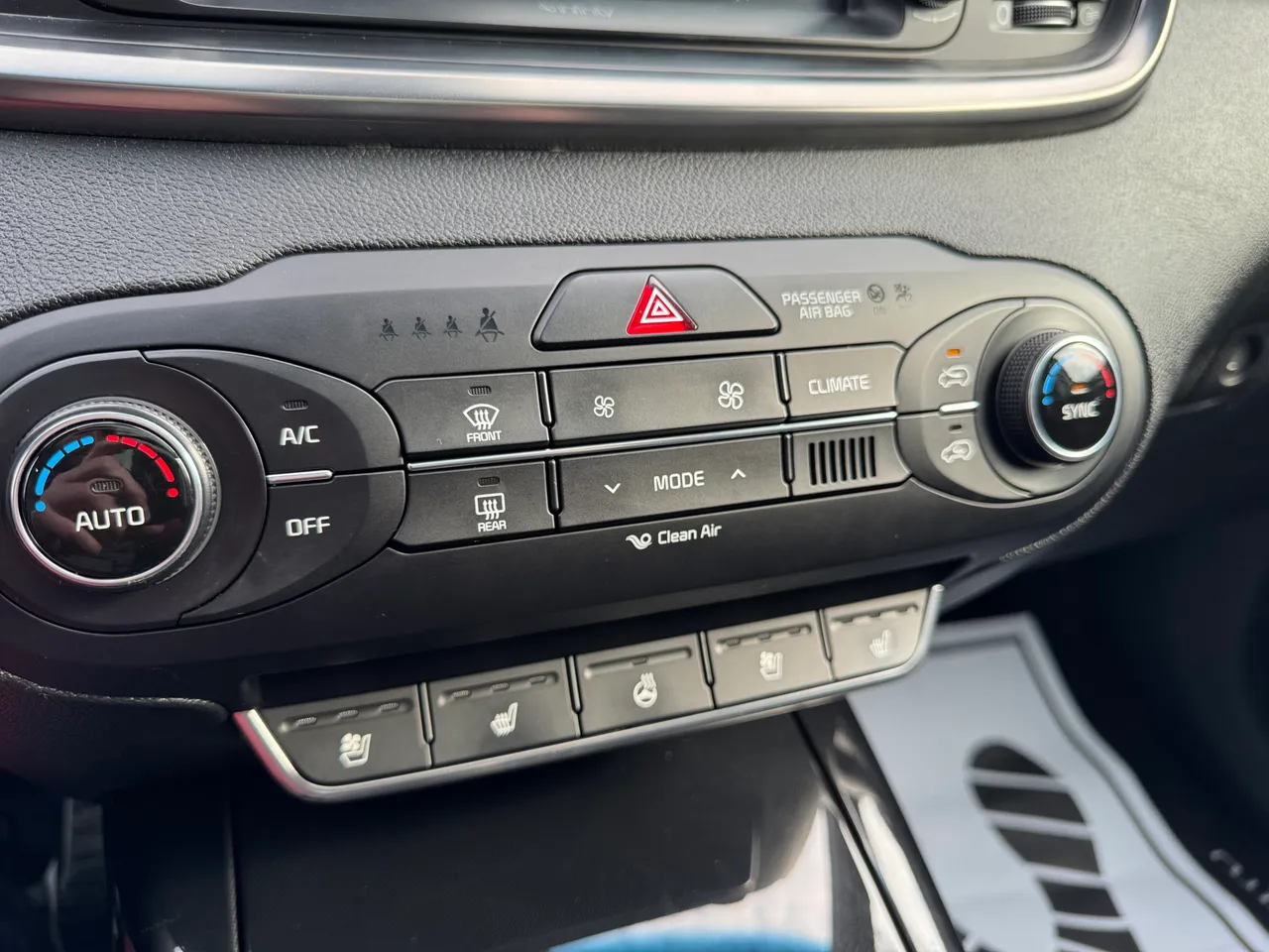 Kia Sorento - фото 39