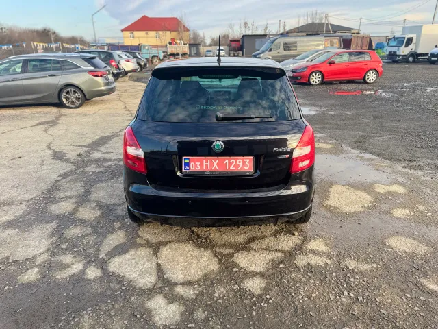 Skoda Fabia - фото 5
