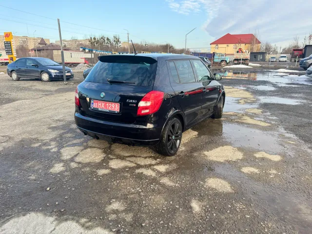 Skoda Fabia - фото 4