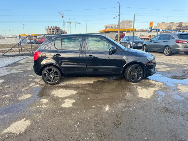 Skoda Fabia - фото 3