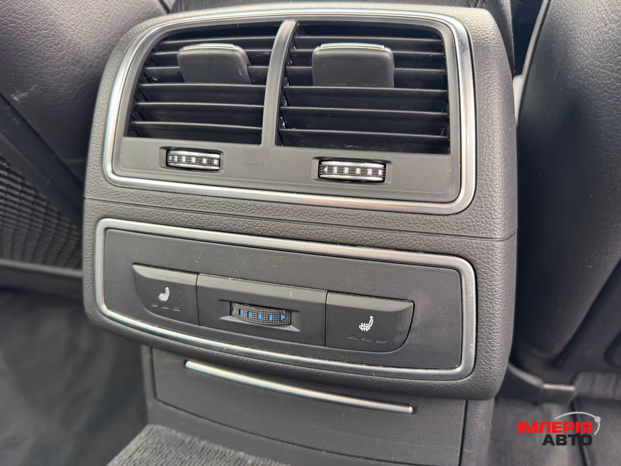 Audi A6 - фото 25