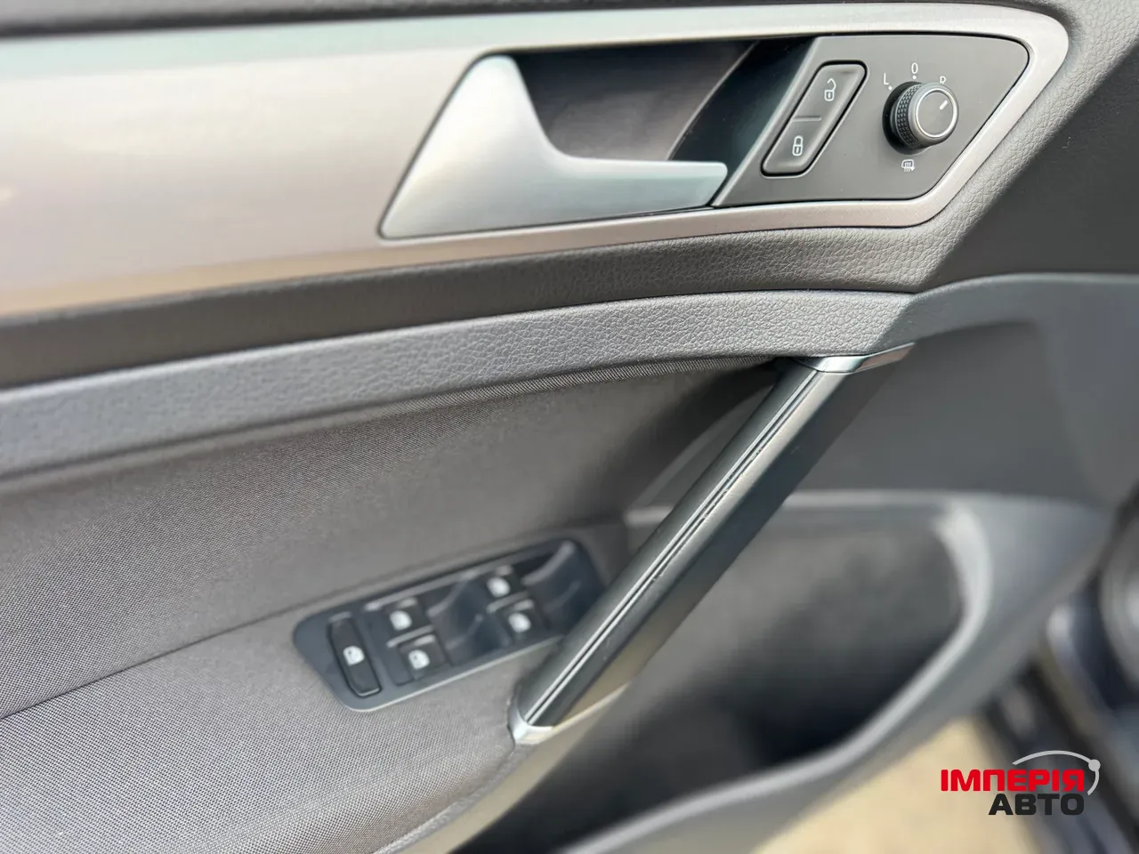 Volkswagen Golf - фото 13