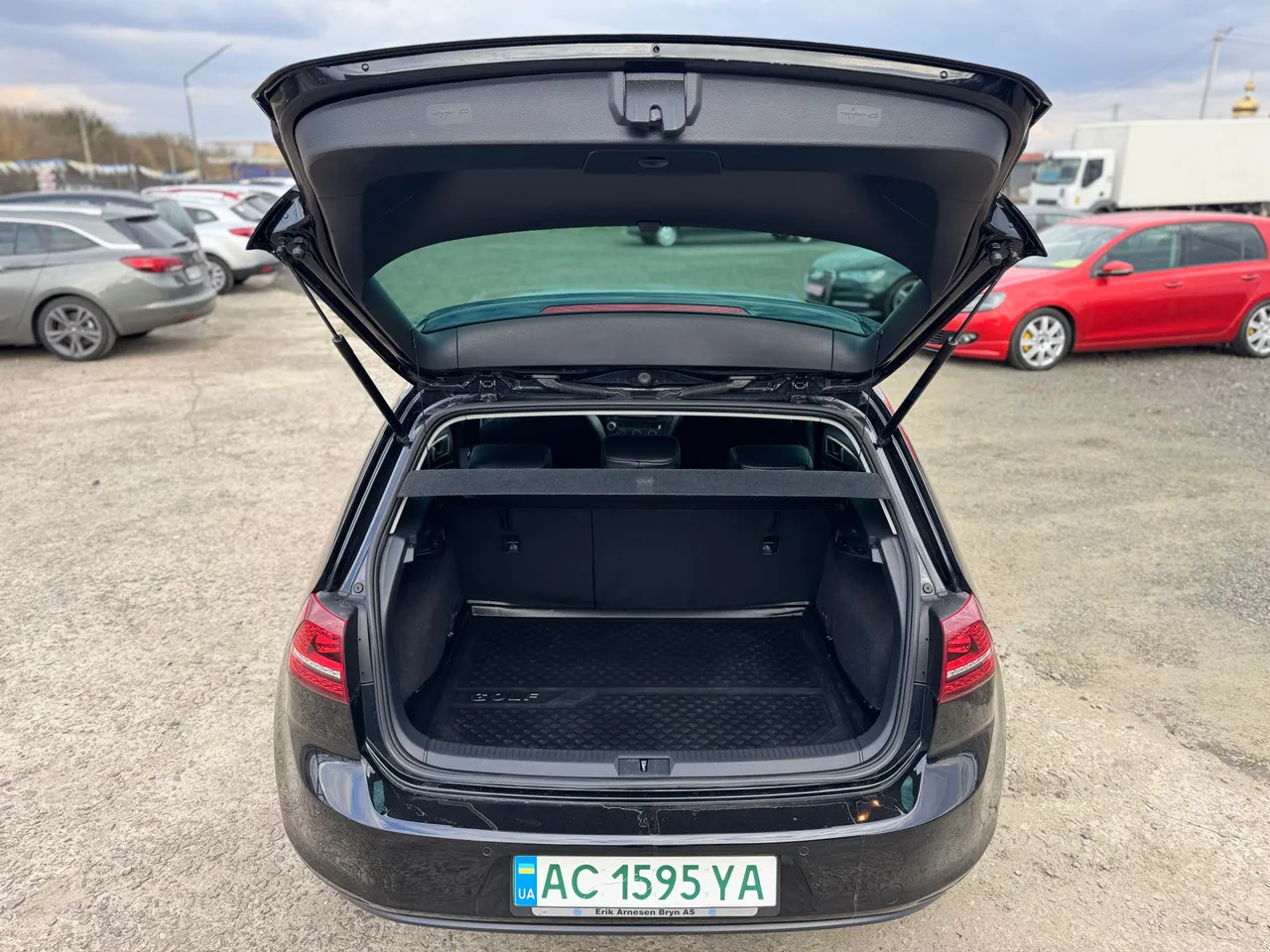 Volkswagen Golf - фото 6