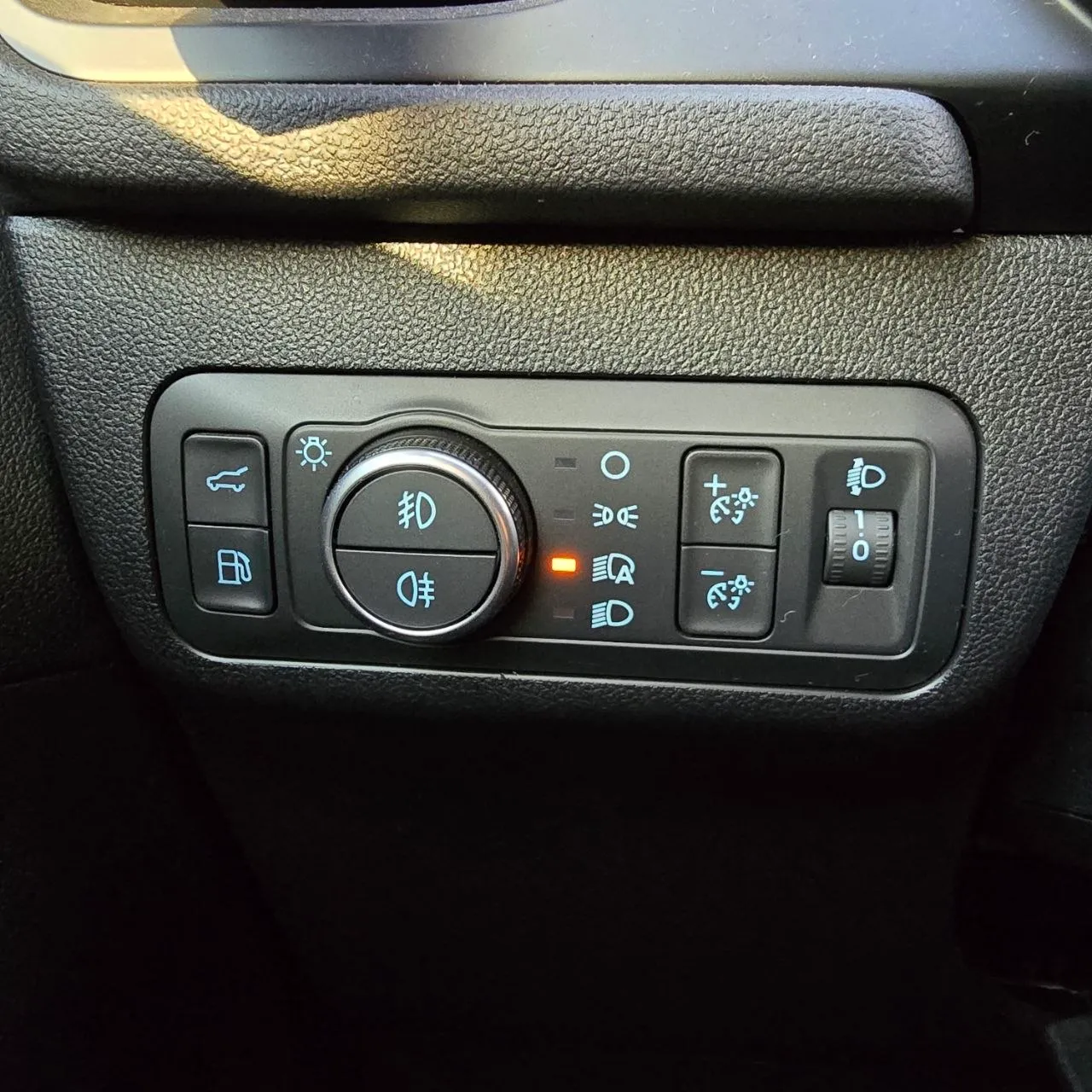 Ford Kuga - фото 8