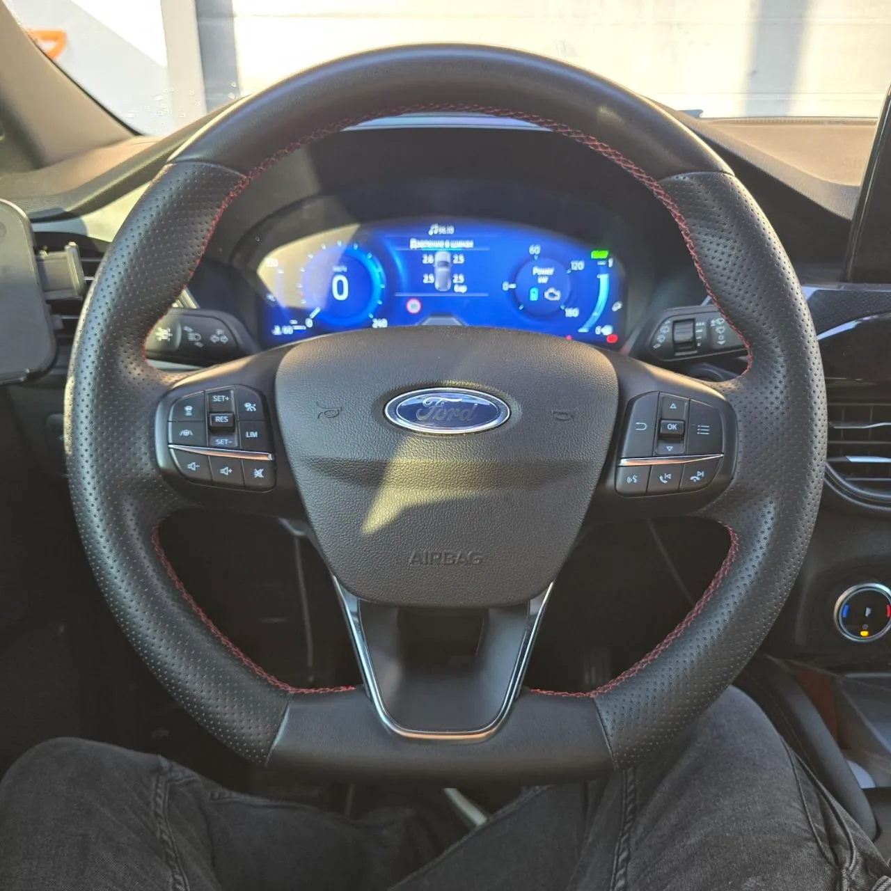 Ford Kuga - фото 15