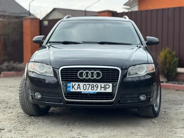 Audi A4 - фото 1