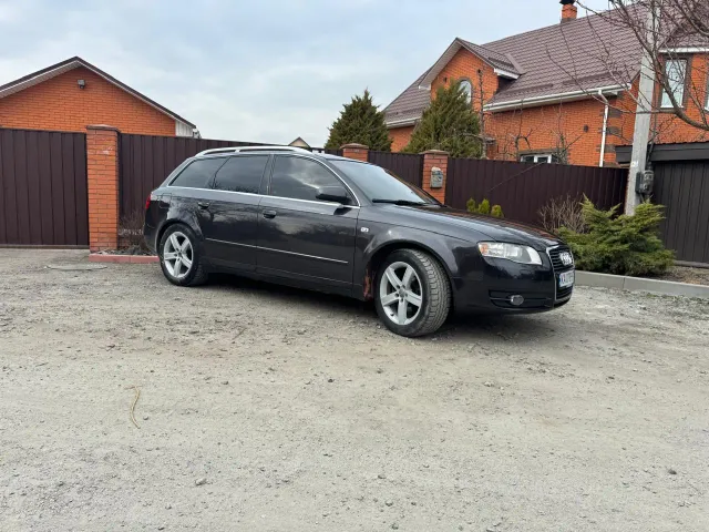 Audi A4 - фото 4
