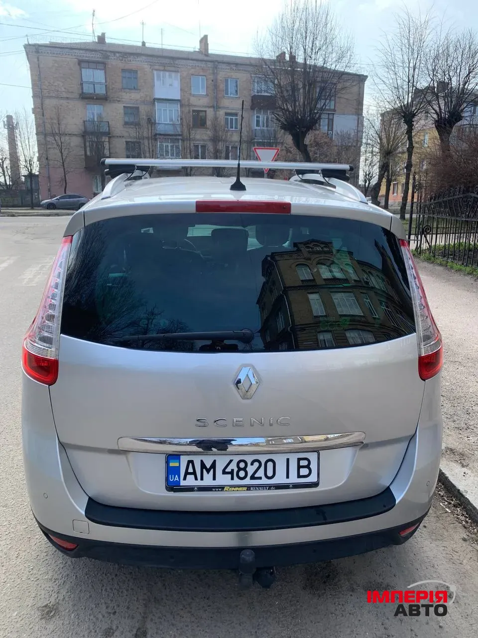 Renault Scenic - фото 9