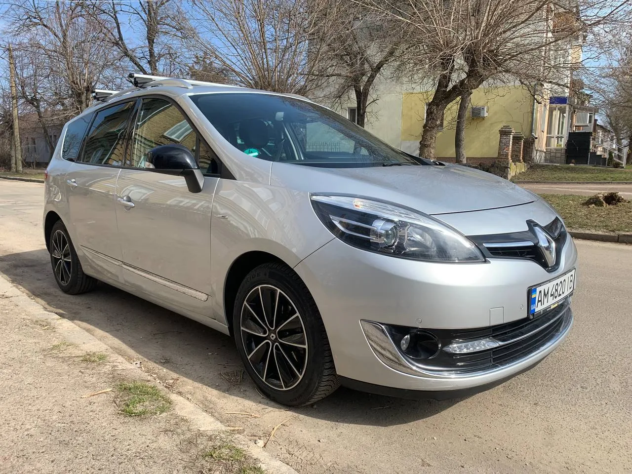 Renault Scenic - фото 6