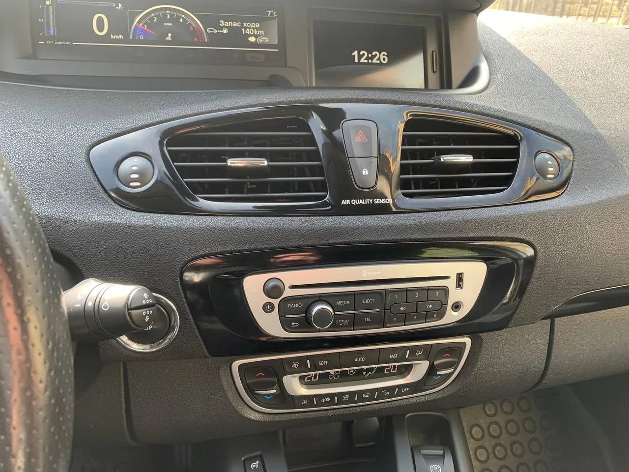 Renault Scenic - фото 13