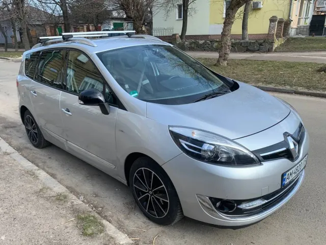 Renault Scenic - фото 3