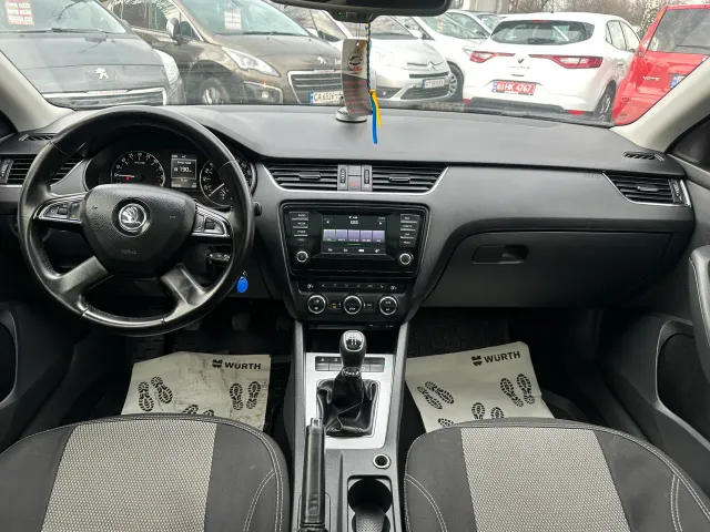 Skoda Octavia - фото 4