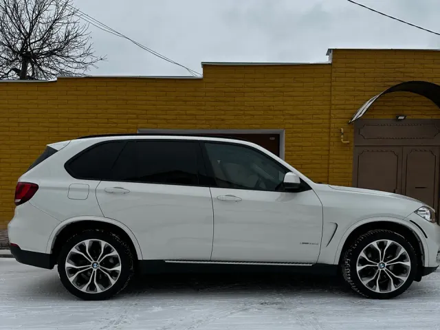 BMW X5 - фото 1