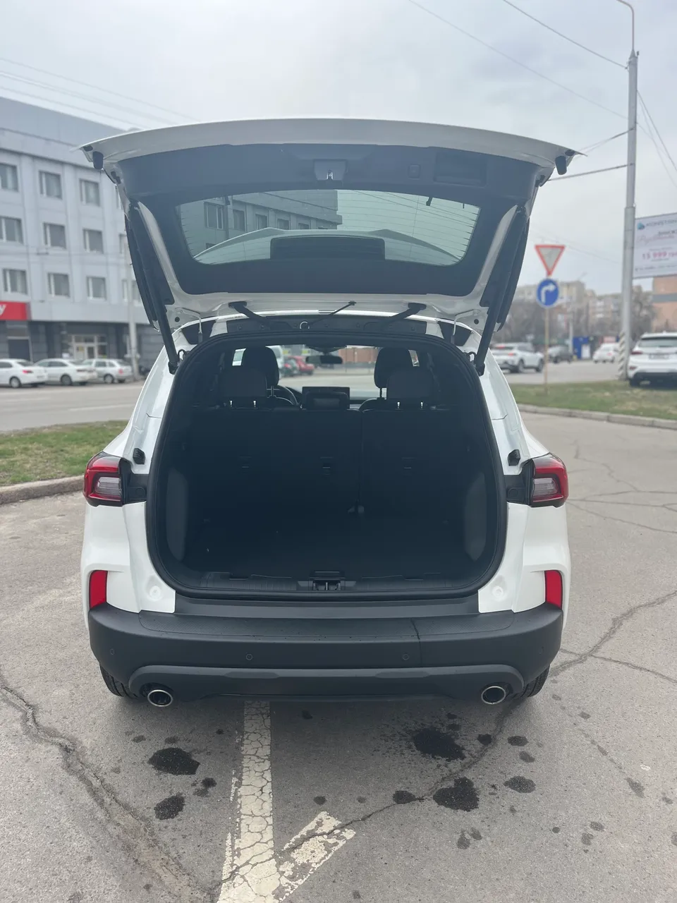 Ford Escape - фото 14