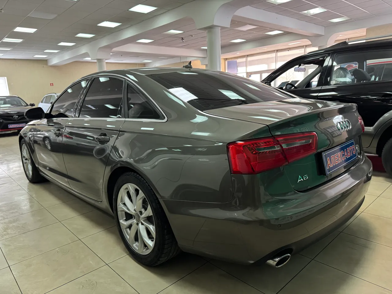 Audi A6 - фото 3