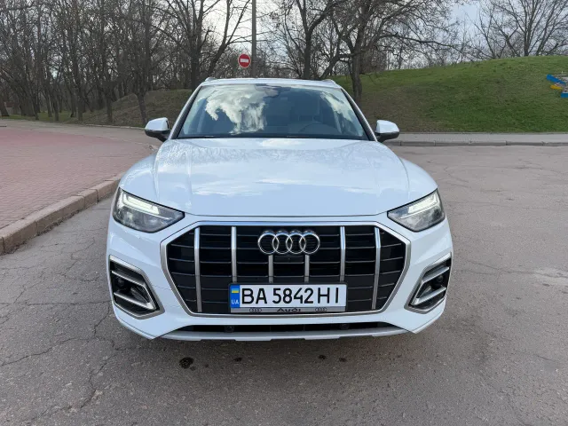 Audi Q5 - фото 1