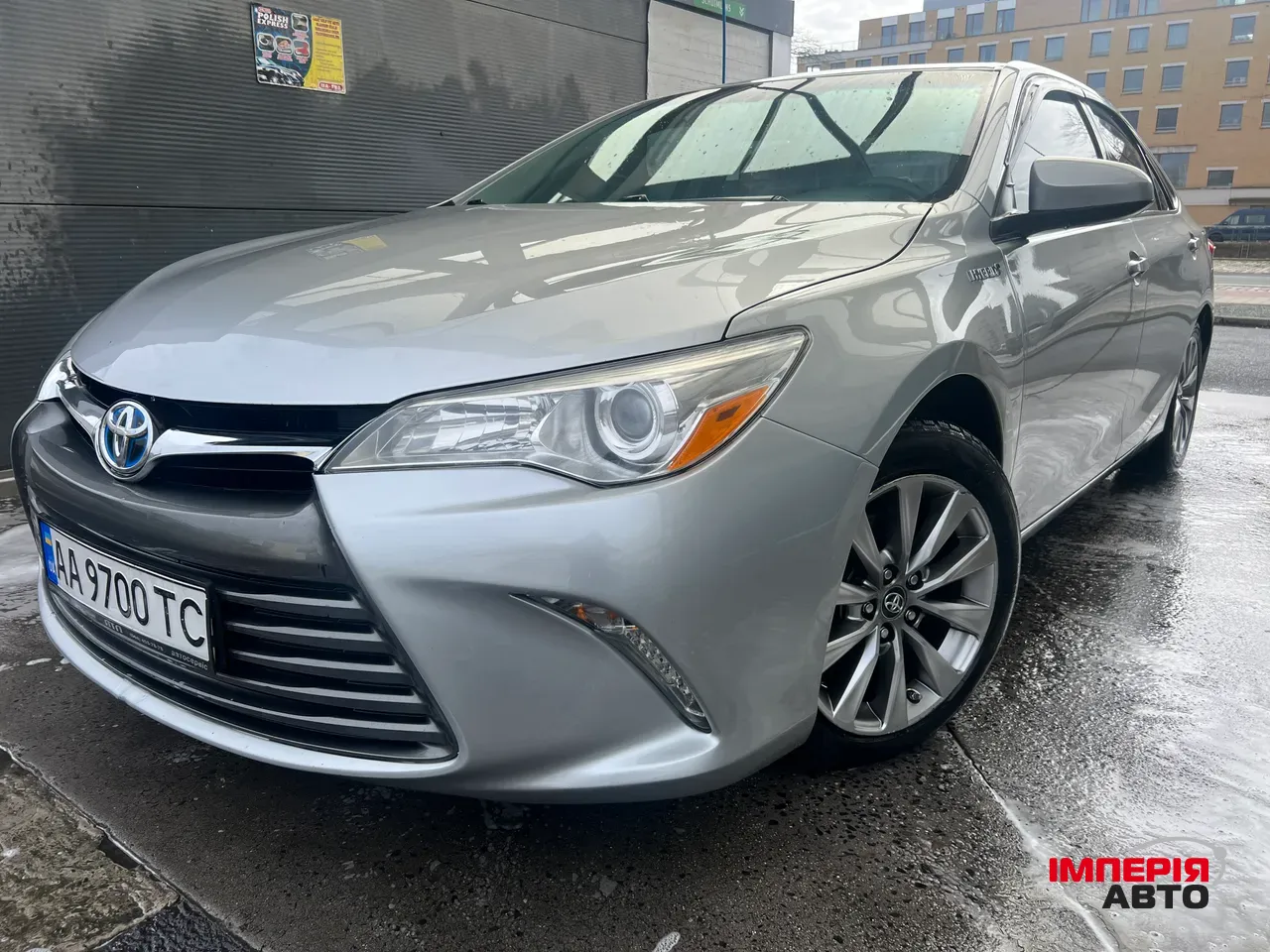 Toyota Camry - фото 1